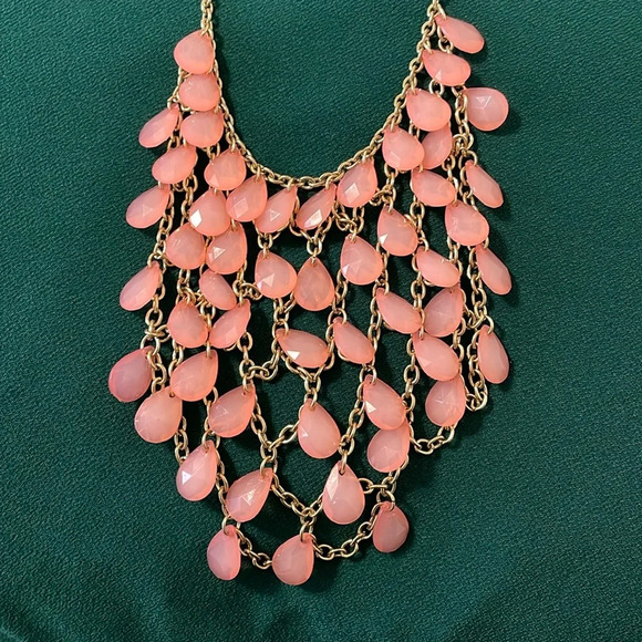 Jewelry - NWT Studio S Fashion Pink And Gold Necklace